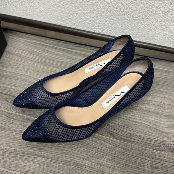 NINA NILEY NEW NAVY SATIN LOW-HEEL CLASSIC DRESSY PUMP (WIDE) - Picture 7 of 7